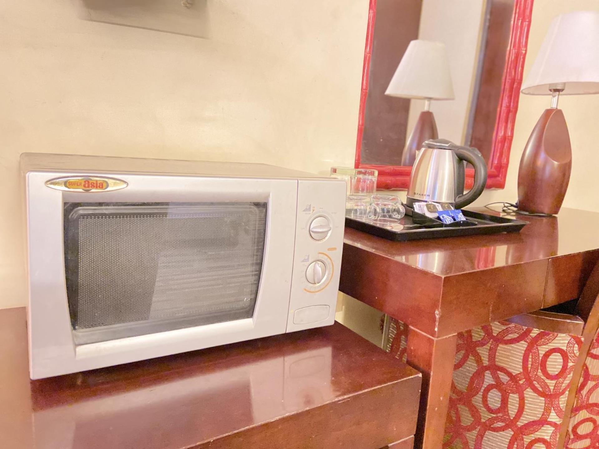 Astoria Hotel Колката Екстериор снимка