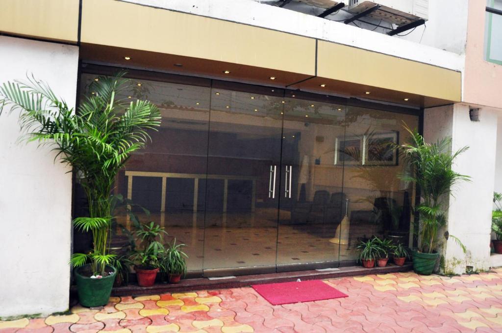 Astoria Hotel Колката Екстериор снимка