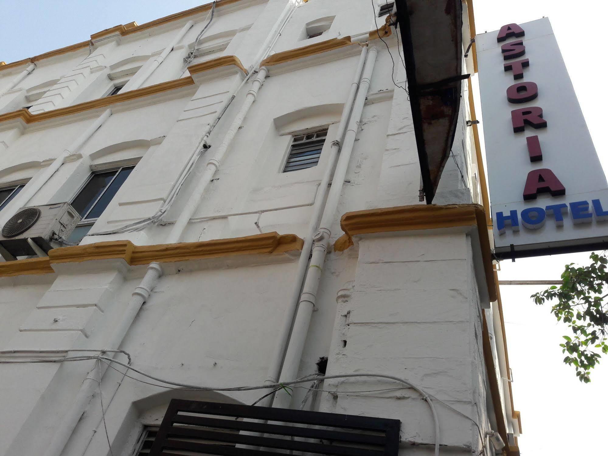 Astoria Hotel Колката Екстериор снимка