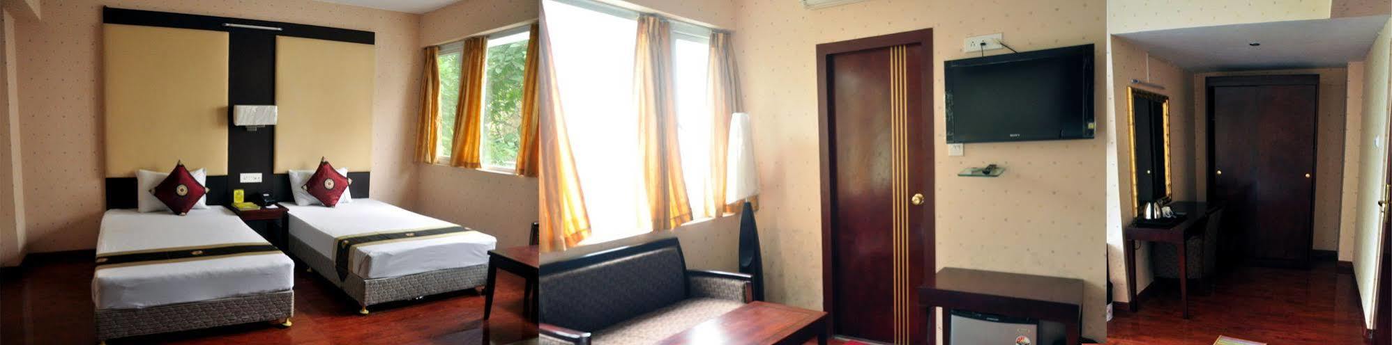 Astoria Hotel Колката Екстериор снимка